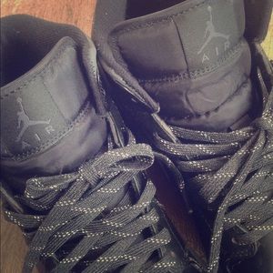 Air Jordan 1 Mid Winterized 9.5